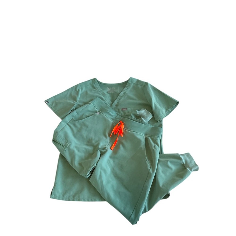 Figs Teal Scrub Set with Coral Accents petite medium
